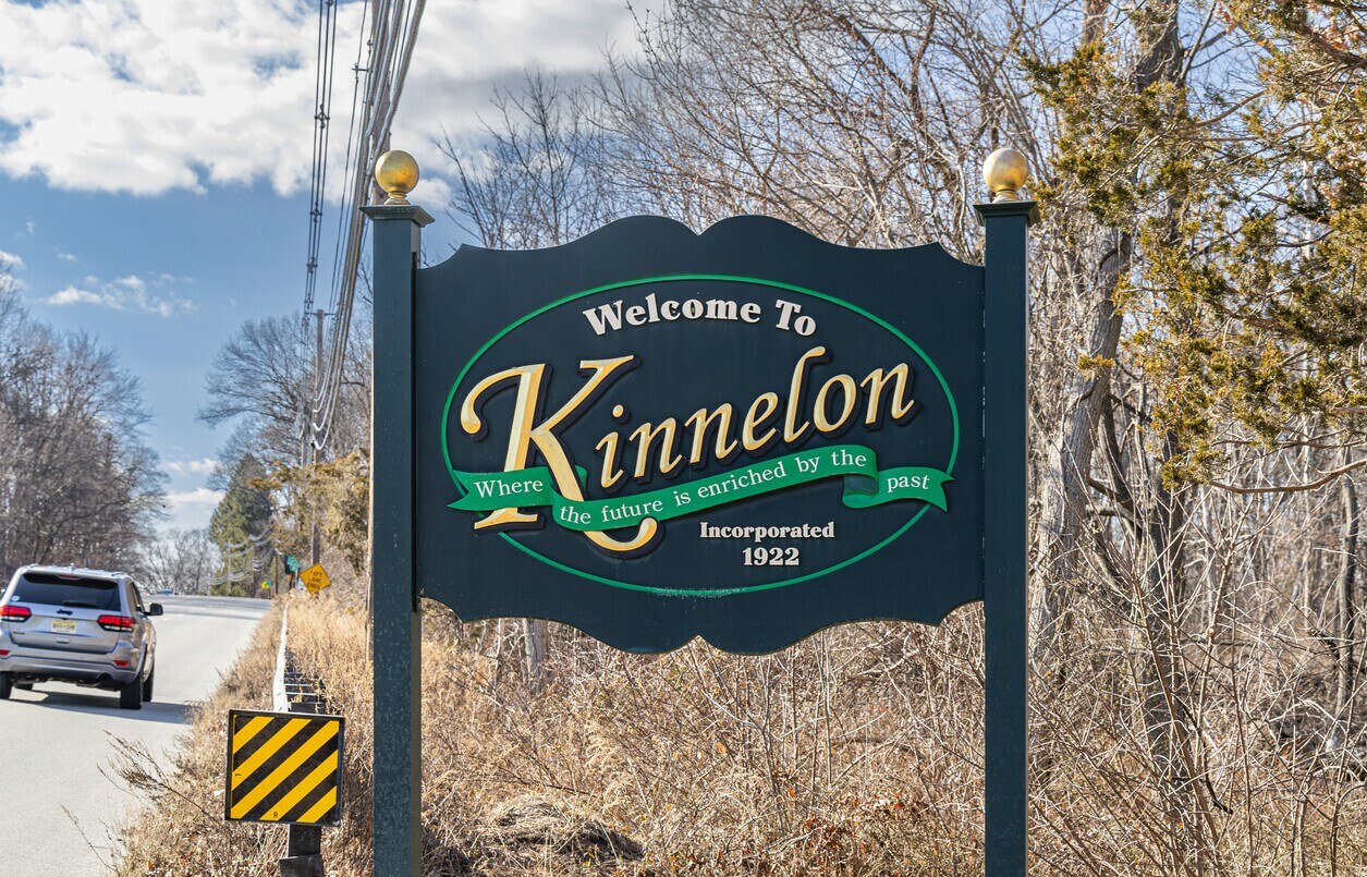 Blend Luxury Homes Picturesque Lakes Lush Kinnelon in Kinnelon, NJ